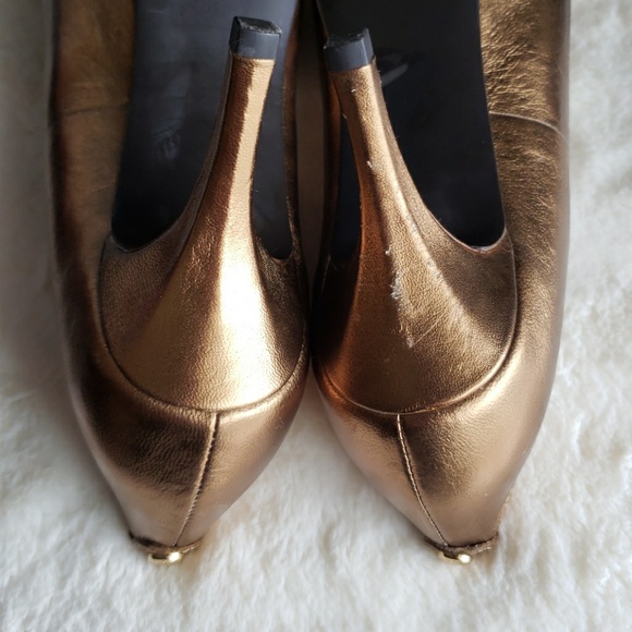 MICHAEL Michael Kors Bronze Metallic 7M Pumps - Picture 4 of 4